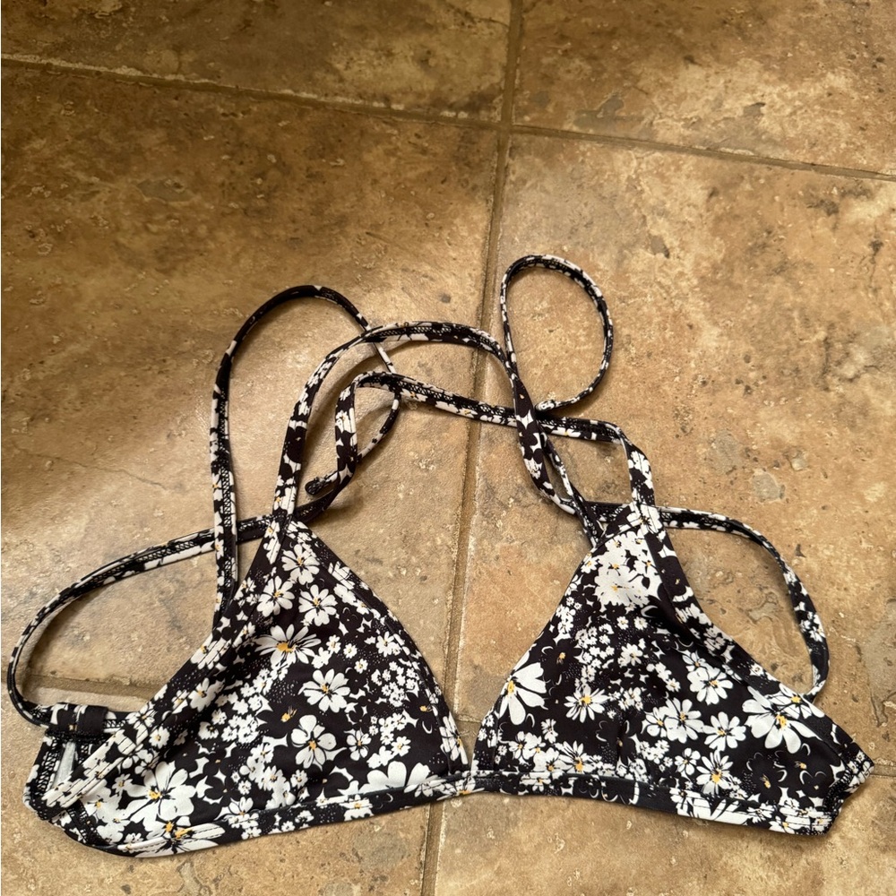 women’s jolyn bikini top size S